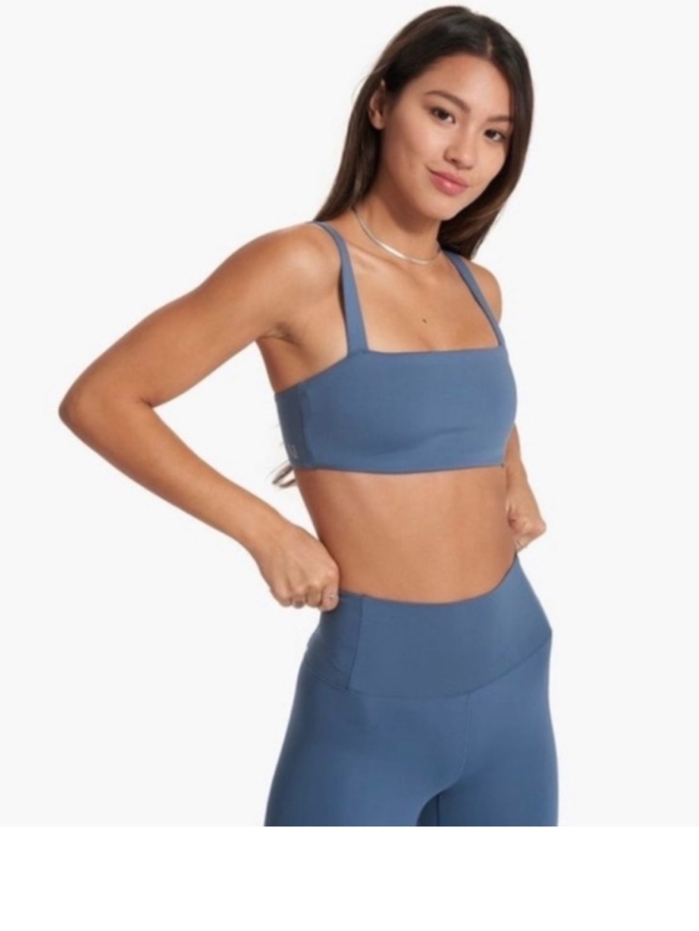 Vuori Women’s Blue Square Neck Sports Bra Medium